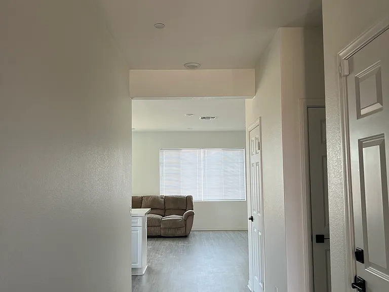 Alister Ln — Photo 6
