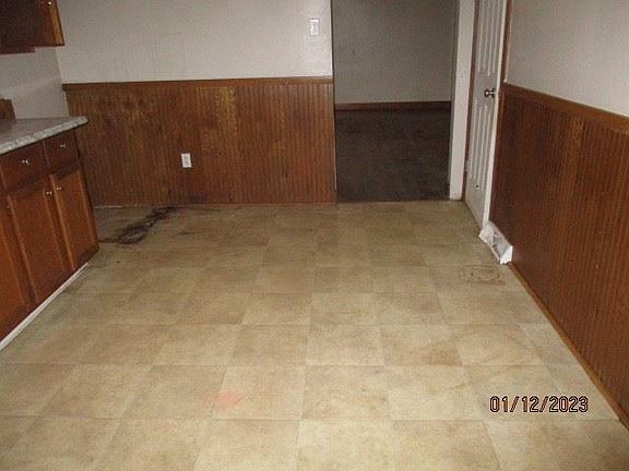 5th image of 2611 Dechellis St