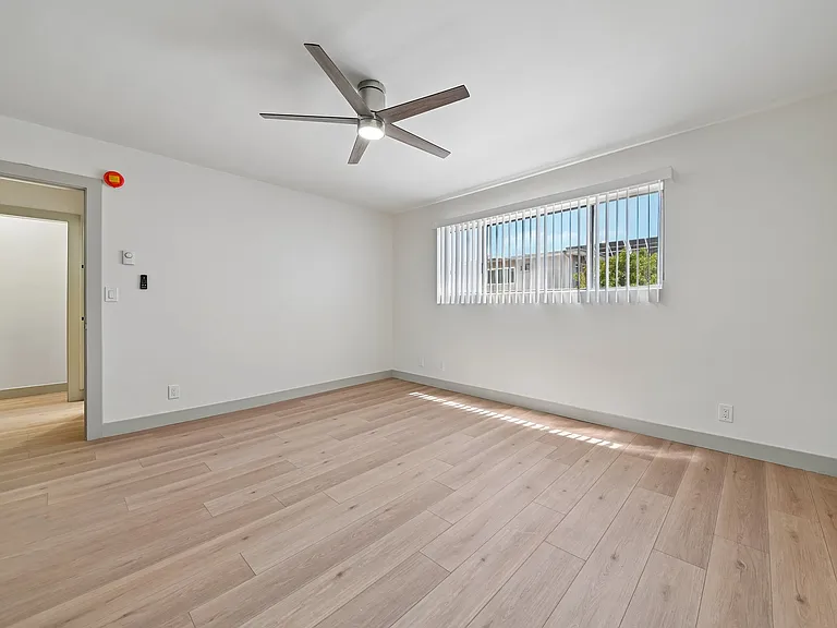 El Dorado - 1342 N. Fuller Avenue — Photo 36