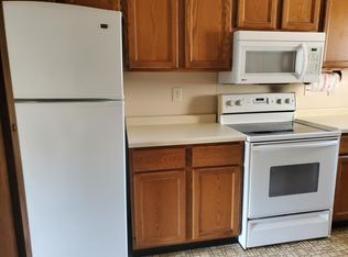 10 Somerset Dr, Waconia, MN 55387