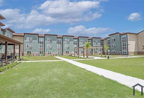 4th image of 5301 Lipes Blvd #105