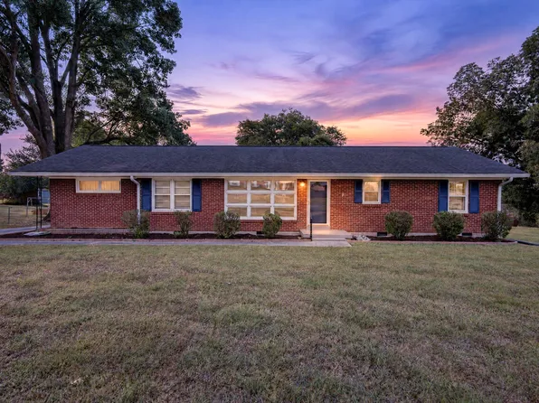 212 Porter Cir, Columbia, TN 38401