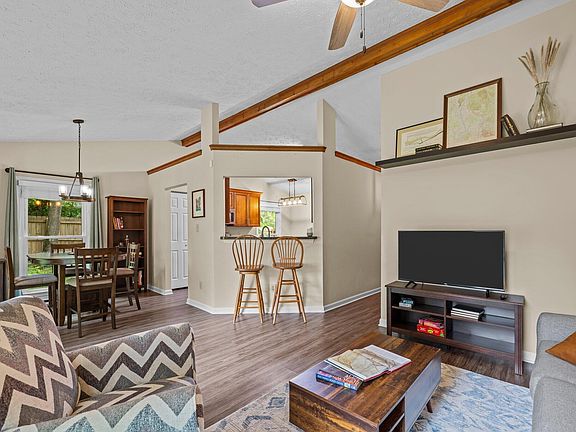 3rd image of 5801 Hadrian Dr