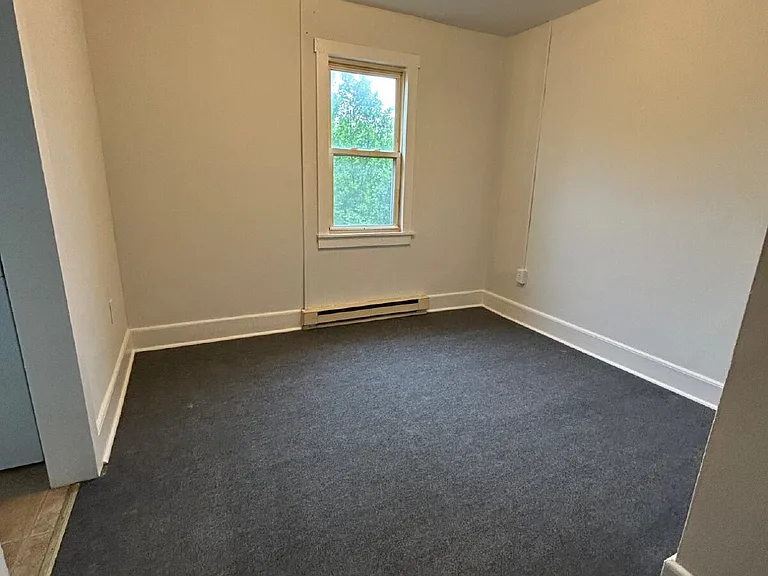 19 S Royal Ave #6 — Photo 2