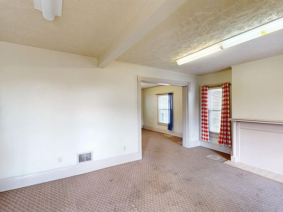 4th image of 405 6th St
