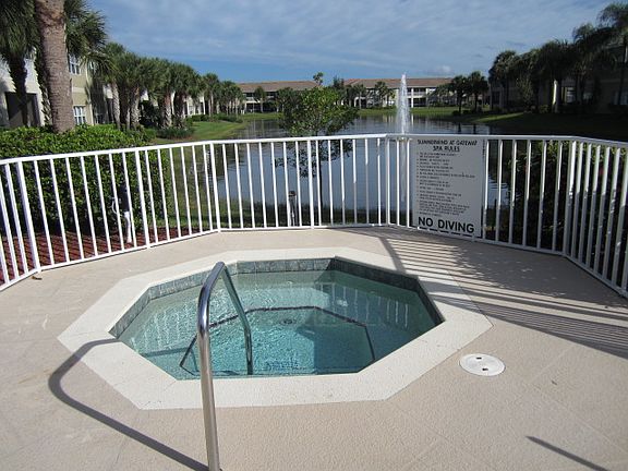 3rd image of 12181 Summergate Cir APT 103