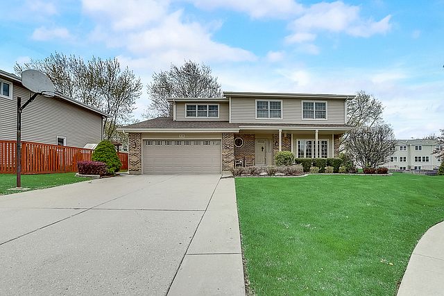 1st image of 936 Apple Dr