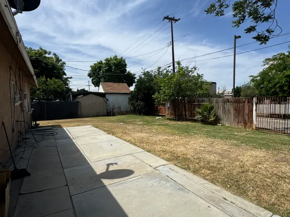 1305 27th St, Bakersfield, CA 93301
