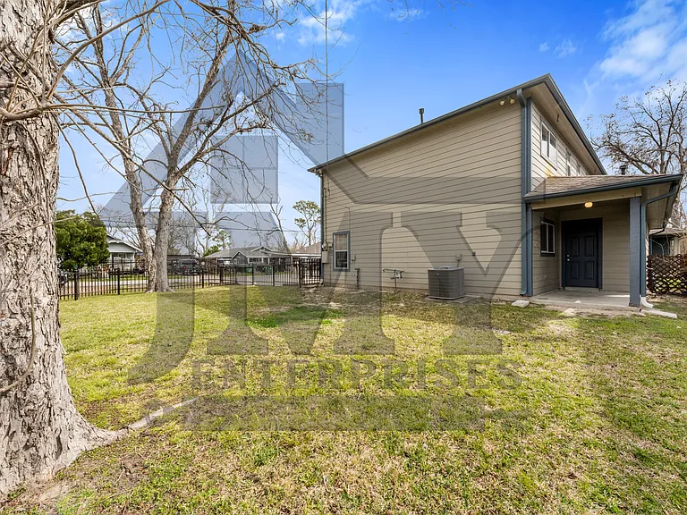 2526 Aldon St #B — Photo 22