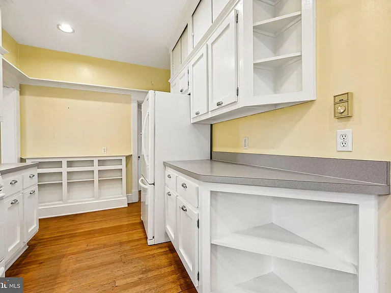 526 N Ivy St — Photo 24