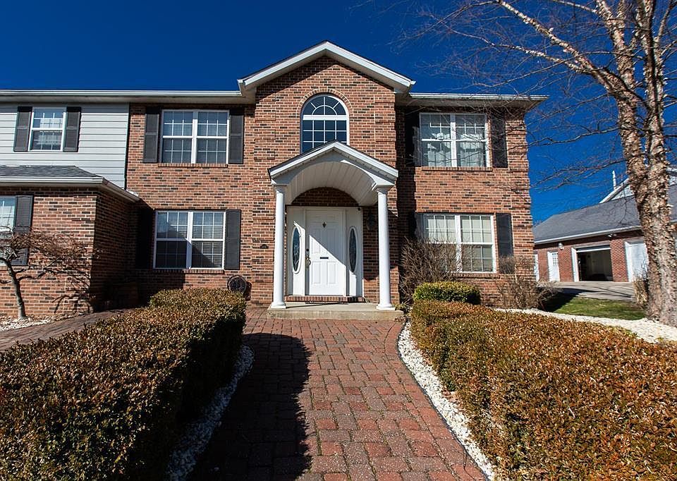 2nd image of 115 Foxbrush Dr