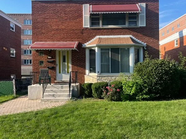 1336 Brown St #1, Des Plaines, IL 60016