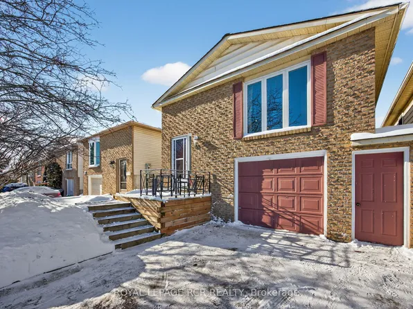 30 Longview Dr, Bradford West Gwillimbury, ON L3Z 2H2
