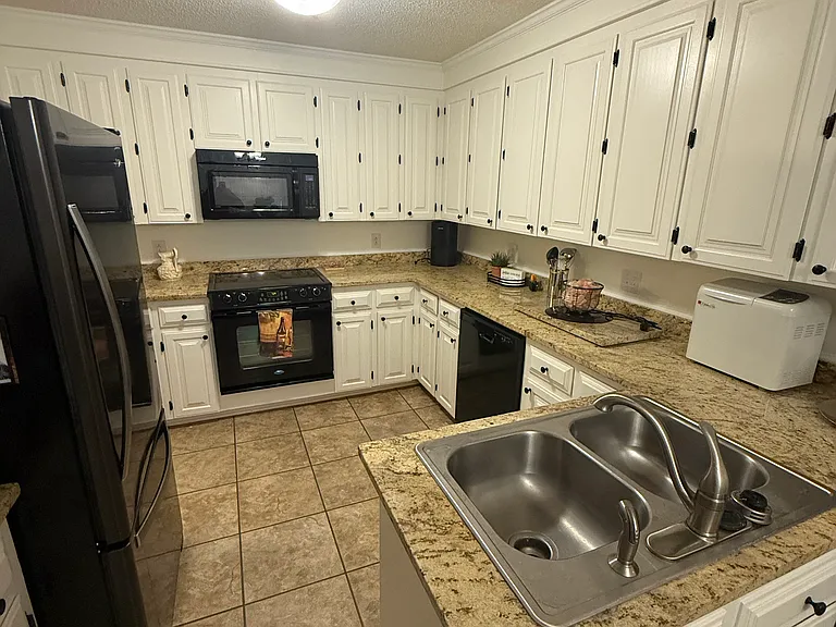 1614 Sandy Holw — Photo 7