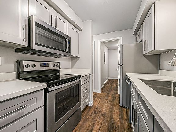 5th image of 5956 Fauntleroy Way SW APT 1