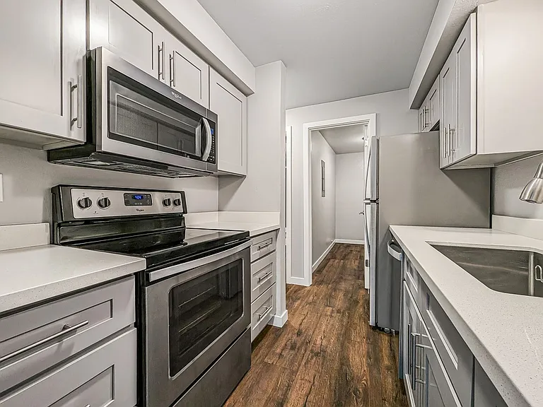 5956 Fauntleroy Way SW — Photo 5