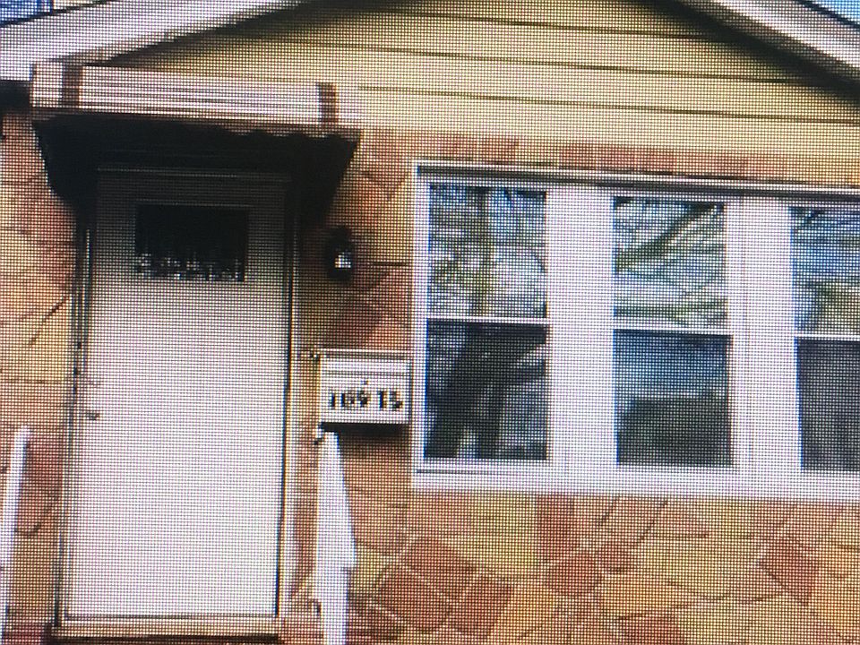 1st image of 10915 Pinegrove St