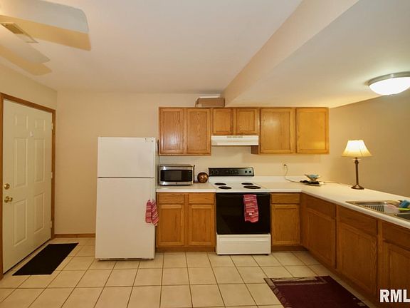 2nd image of 117 N Gordon Ln