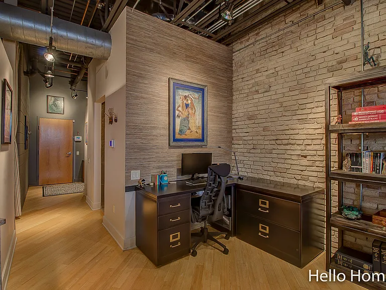 801 Monroe Ave NW #205 — Photo 8