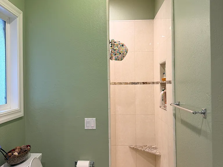 1394 Niagara Dr — Photo 7