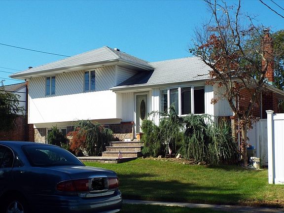 3rd image of 17 Rosewood Dr
