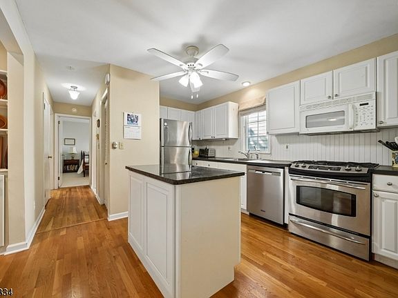 5th image of 43 Miele Pl