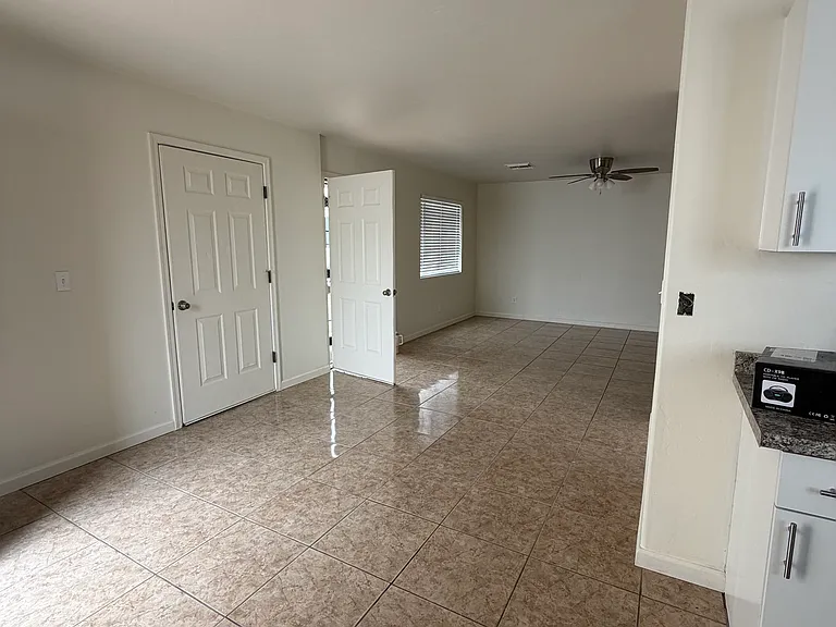 4155 E Market St — Photo 7