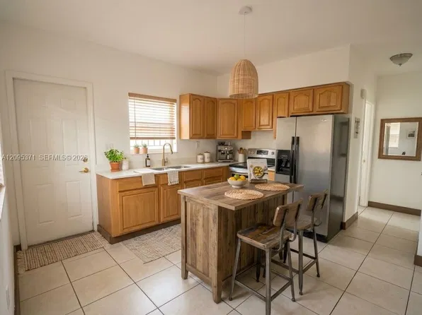 1995 NE 167th St APT 1, Miami, FL 33162