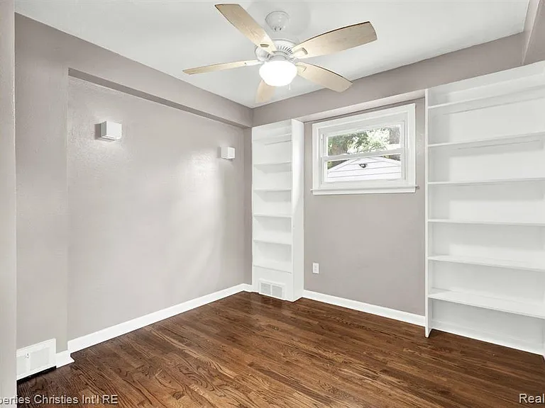 4271 Prairie Ave — Photo 14
