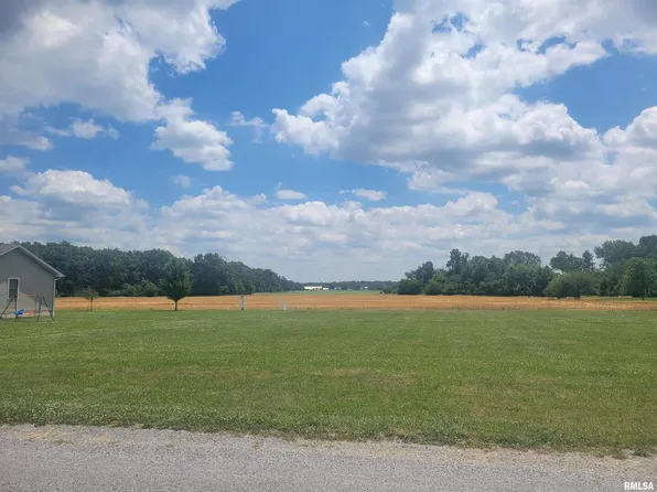 12 Jacob St, Dahlgren, IL 62828