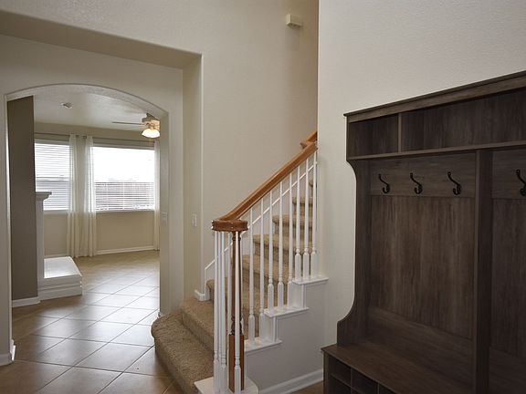 3rd image of 3949 Prosser St