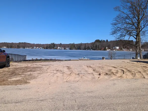 103 Forteen Mile Rd NE, Sparta, MI 49345