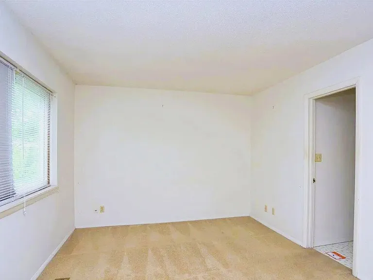 220 Elizabeth St #D4 — Photo 4
