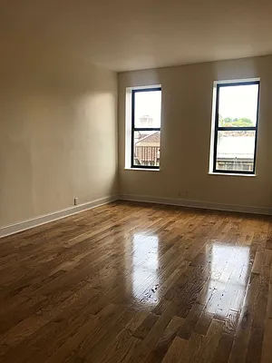 Rented by PMG Real Estate  | media 25