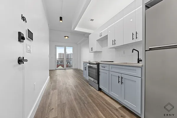 Rented by ERNY LLC | media 32