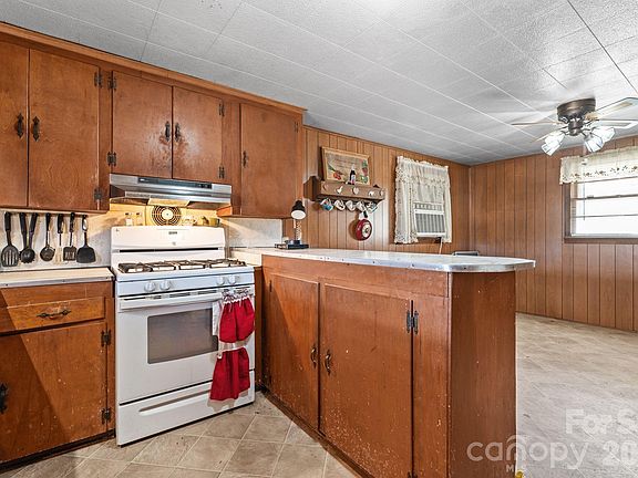 2nd image of 407 Conwell Rd