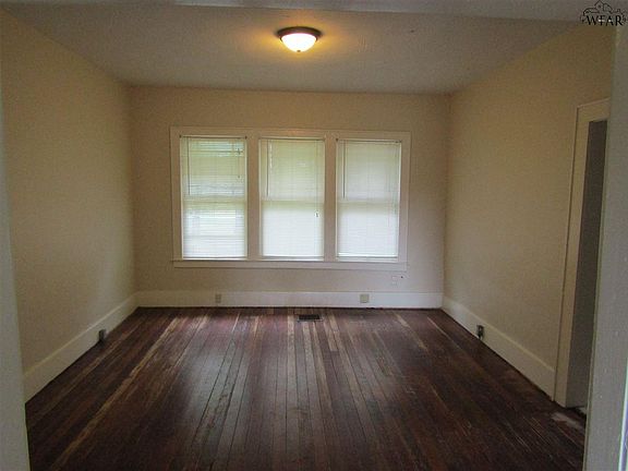 4th image of 1635 Pearl Ave