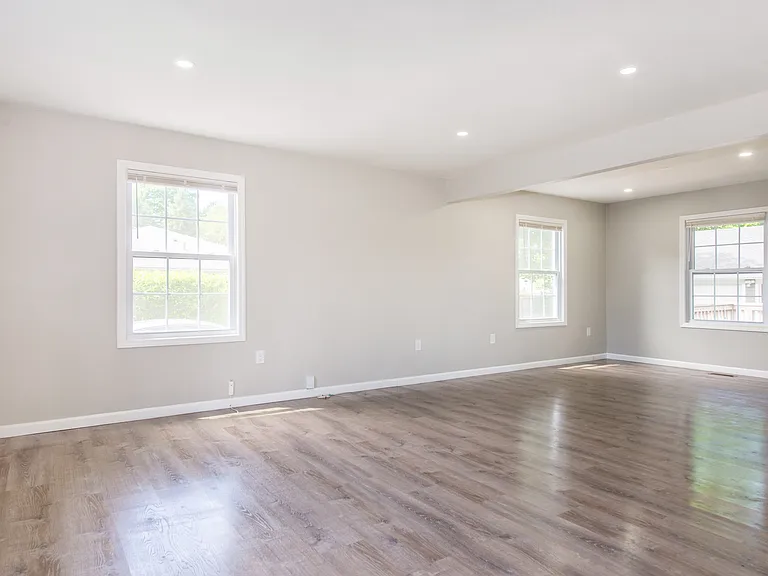 8 Wilcox Ave — Photo 13