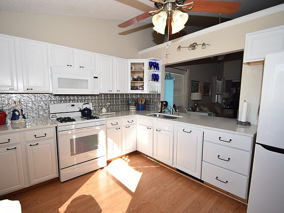 Kitchen 3