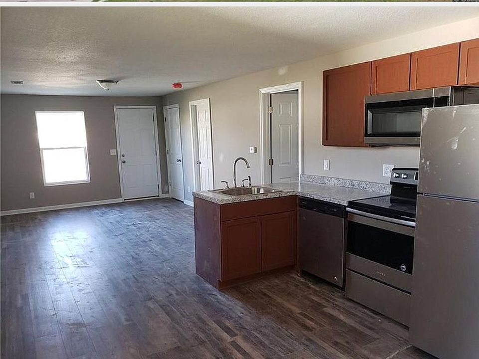 2nd image of 414 W Rock Island St #A