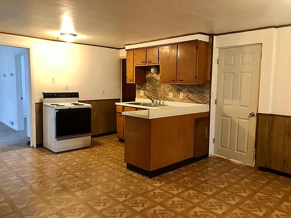 3rd image of 529 Lamson Ave #1
