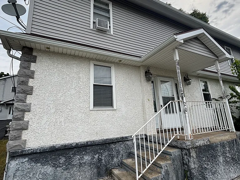 205-207 Helen St #1 — Photo 24
