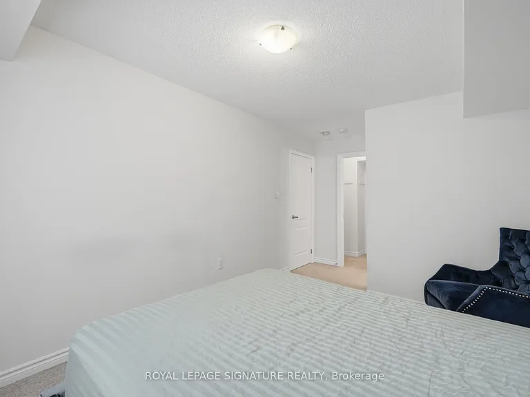 91 Roulette Cres #3 — Photo 18