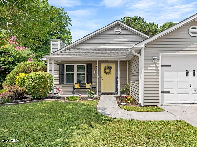 211 Clydesdale Ct — Photo 4