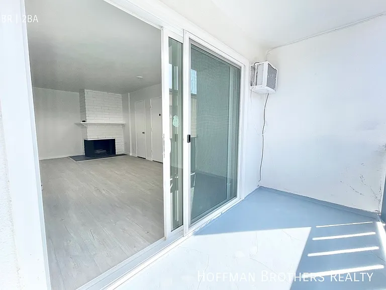 1017 Ocean Park Blvd #5 — Photo 5