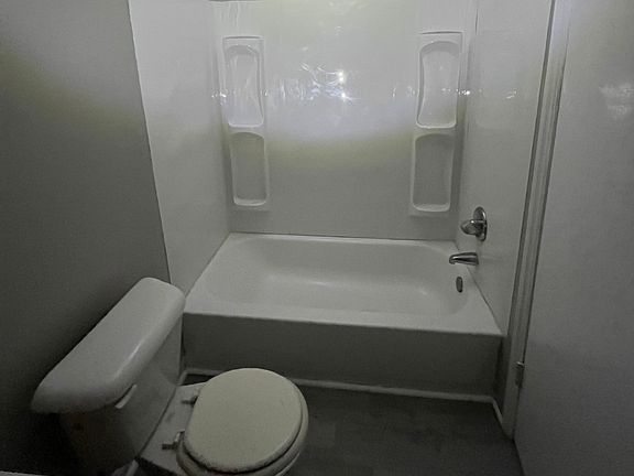 5th image of 607 English St #613