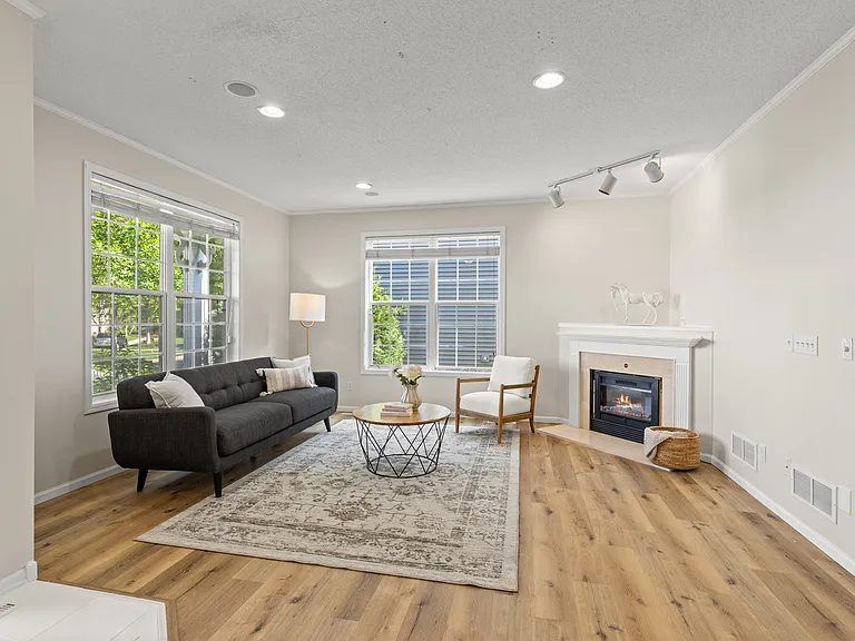 15734 Porchlight Ln — Photo 6