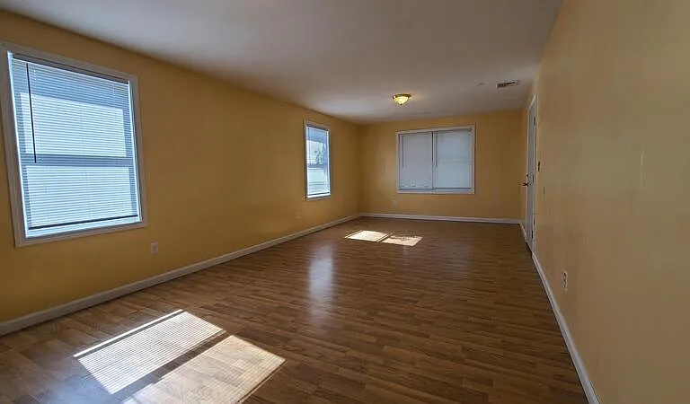 235 Wadsworth St — Photo 7