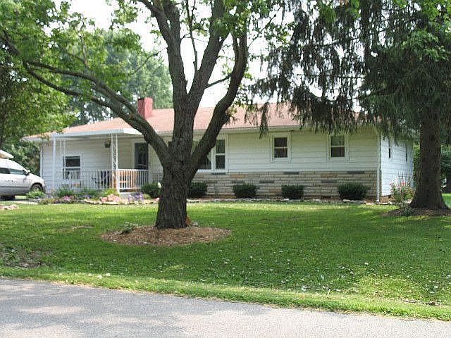 1st image of 566 Forest Lake Dr
