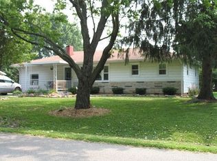566 Forest Lake Dr, Wilmington, OH 45177